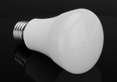 4 E27 RGBW LED Bulbs With Remote - 6 Watt, 500 Lumen, 30000 Hour Life, Adjustable